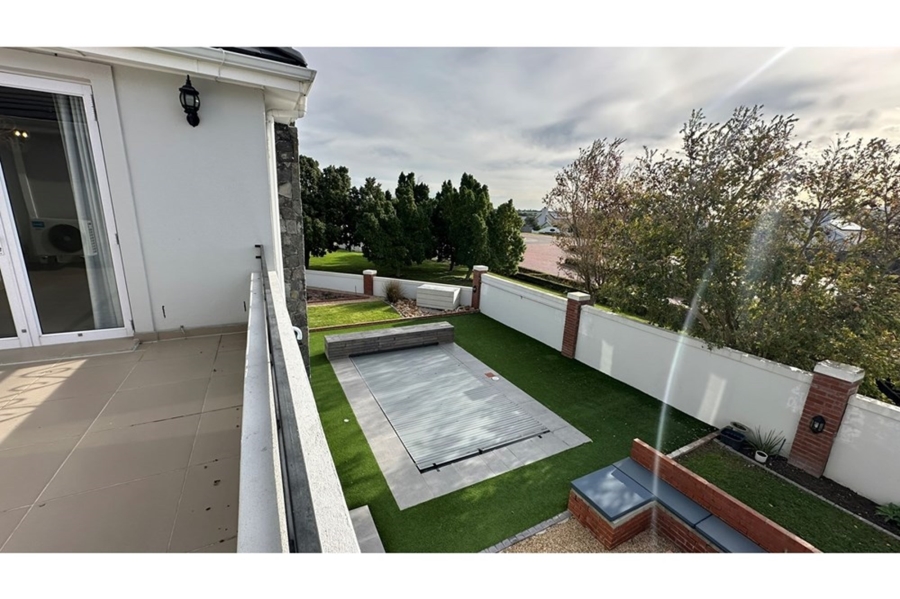 To Let 4 Bedroom Property for Rent in Val De Vie Estate Western Cape